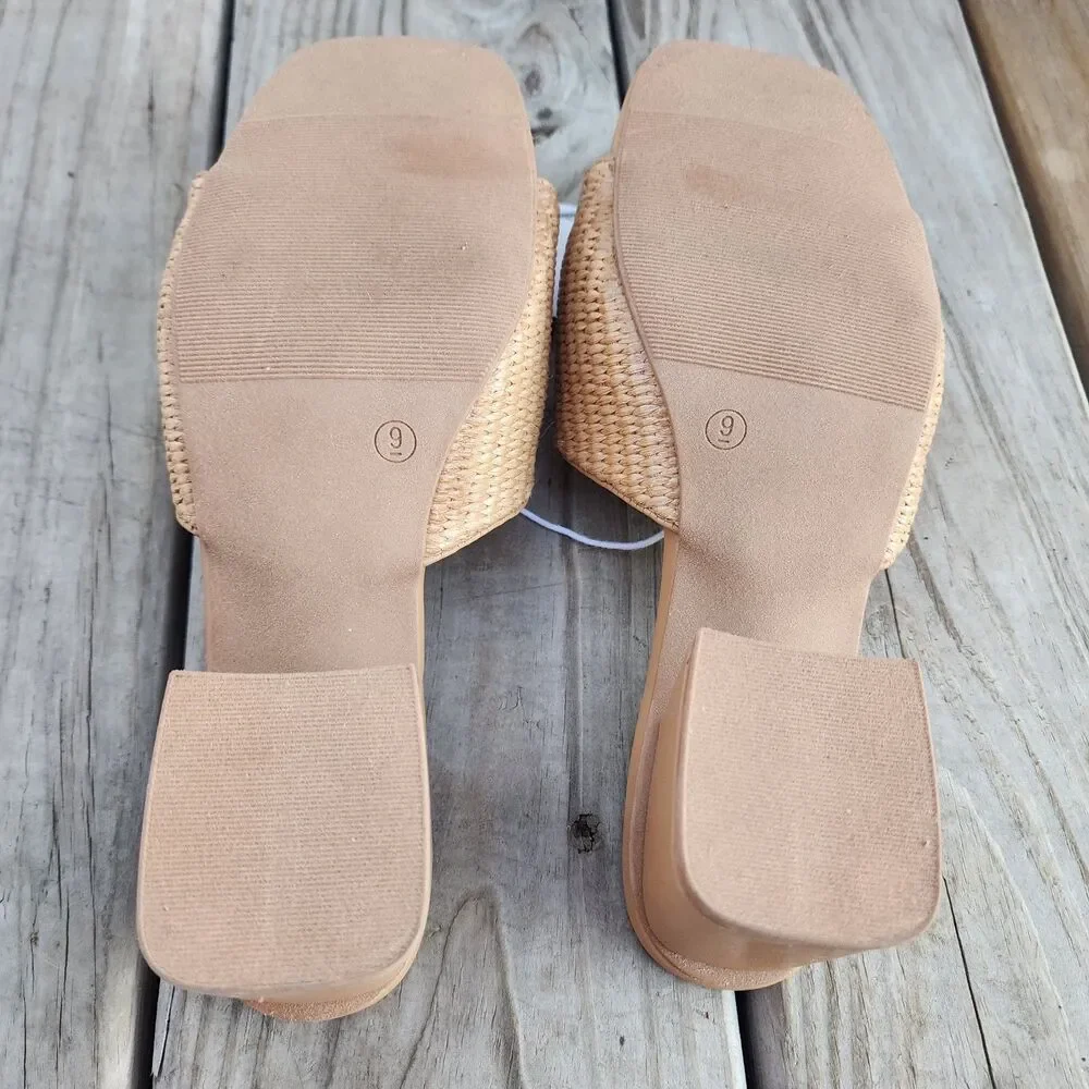Serra Brown Block Heel Woven Design Gold Buckle Sandles Womens Size 9
